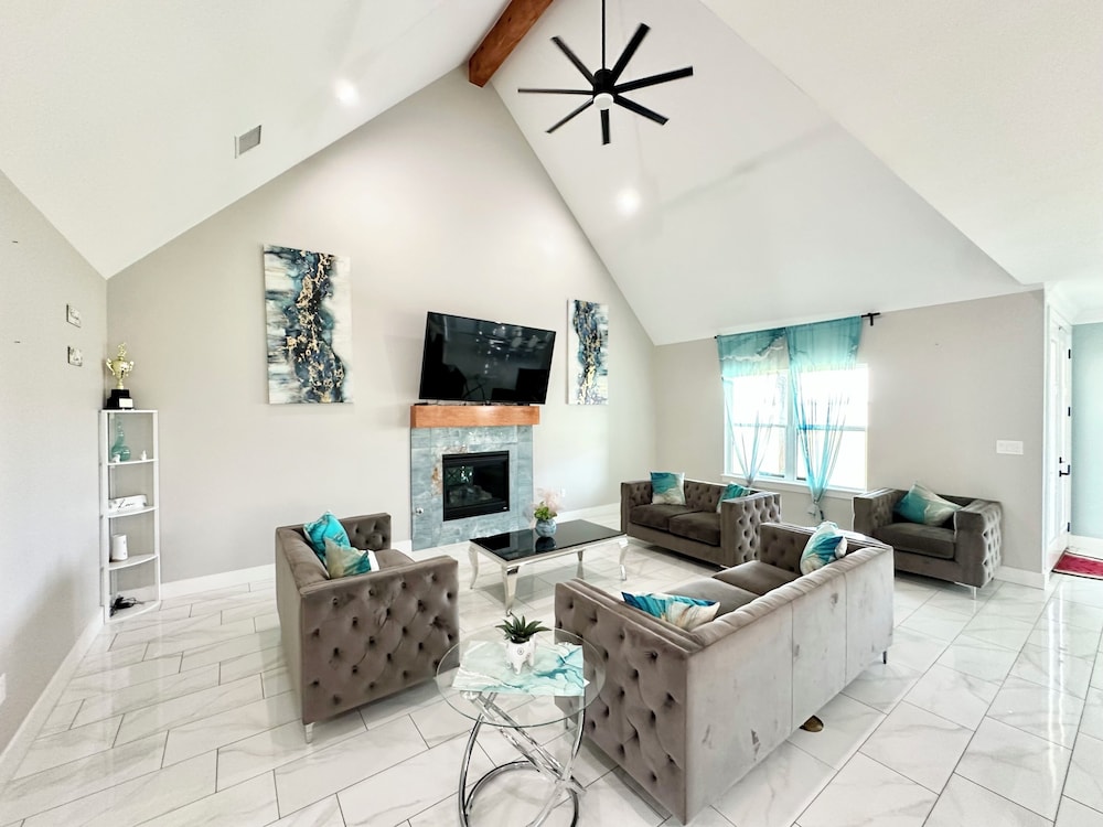 5 bedroom house near COTA AUS