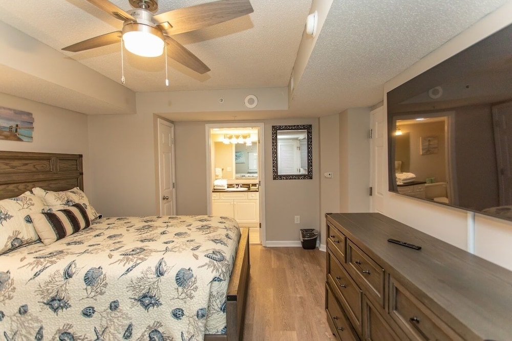 Yacht Club 1-1103 3 Bedroom Condo