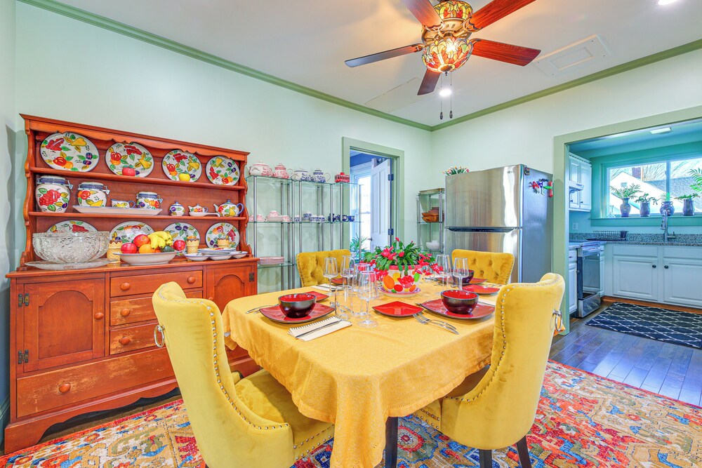 18 Mi to Skiing: Colorful Home in Springfield!