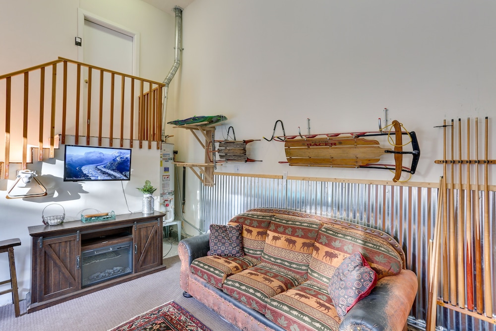 Spacious Big Bear Home w/ Game Room + Hot Tub!