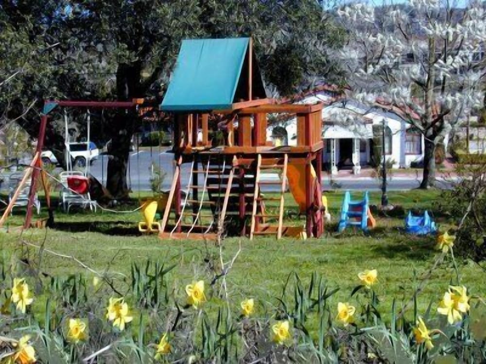 Robins Nest Bed & Breakfast