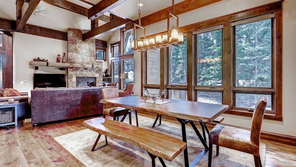 Breck_rocky_mtn_lodge