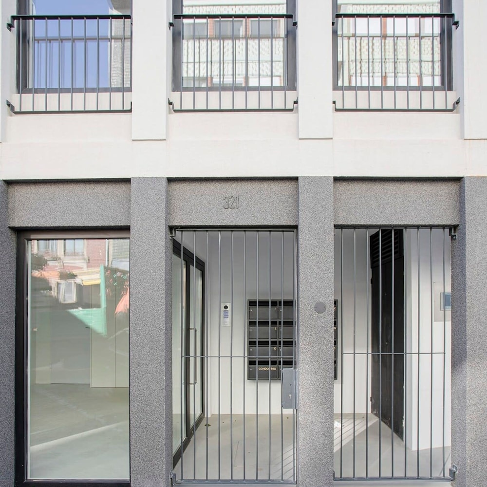 Liiiving in Porto-modern Glam Rooftop Apartment view 5