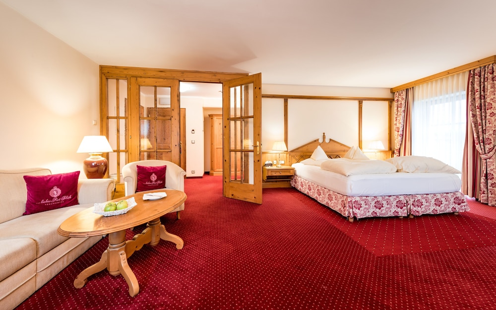 Wellnesshotel ...liebes Rot-Flüh