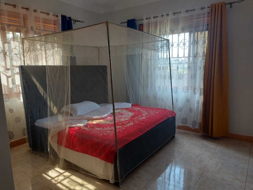 Charming House in Matugga, Kampala, Uganda view 5