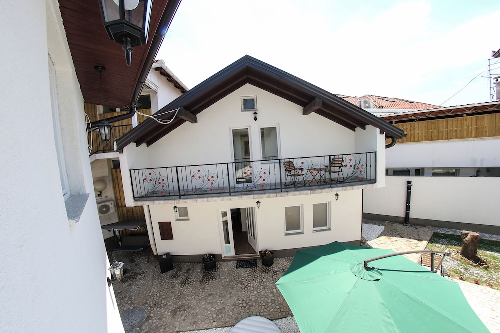 Apartment Villa Begić