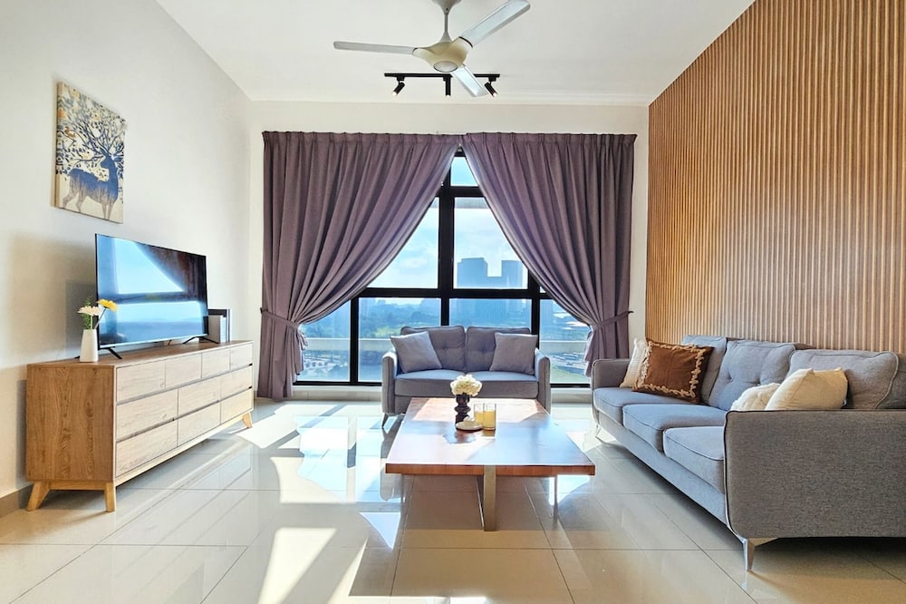 Conezion @ IOI Resort Apartments