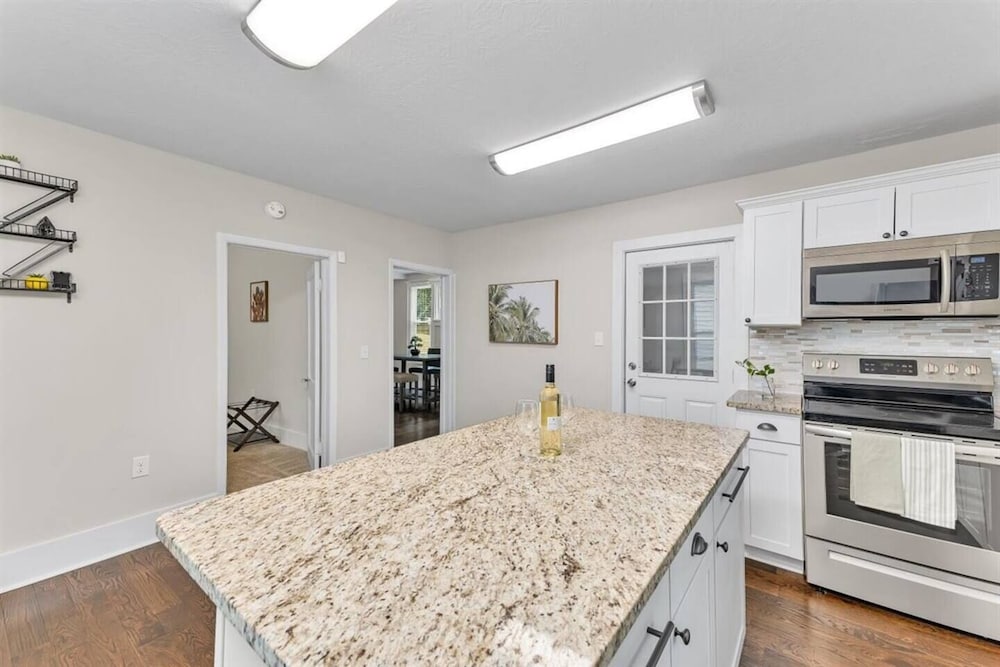 Master Classic-1 8 mi to Augusta National Golf Co