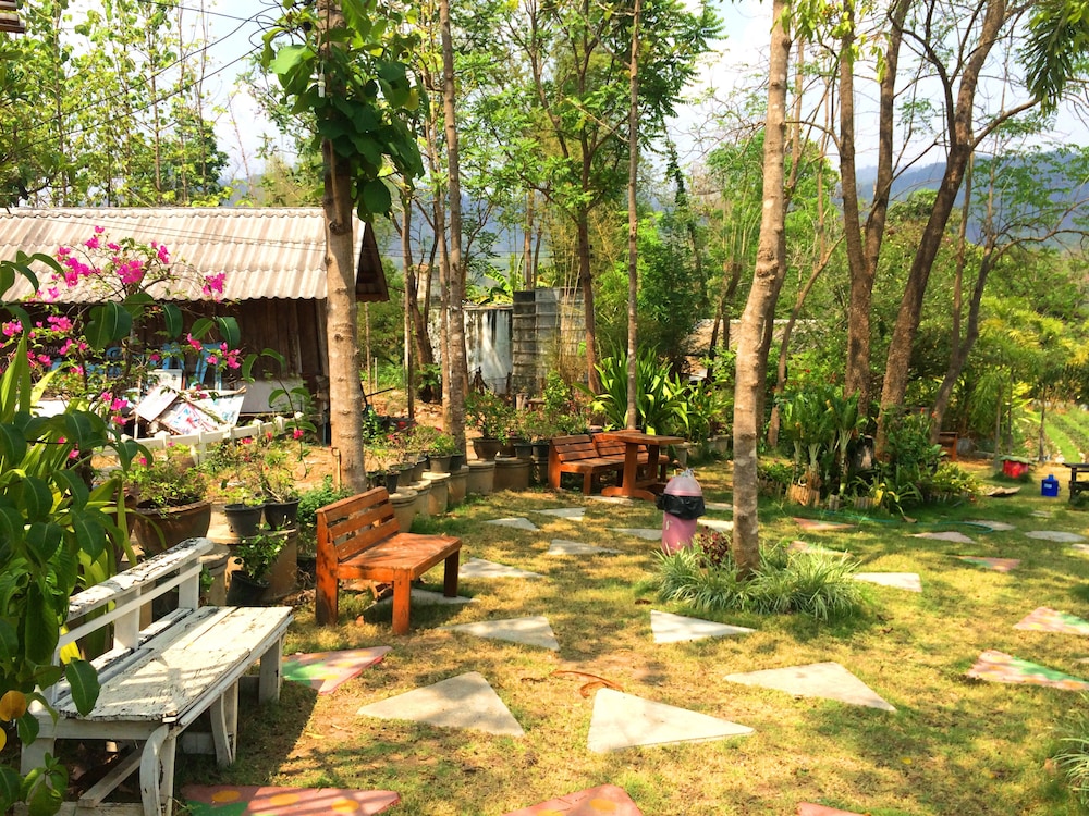 Montri Garden House