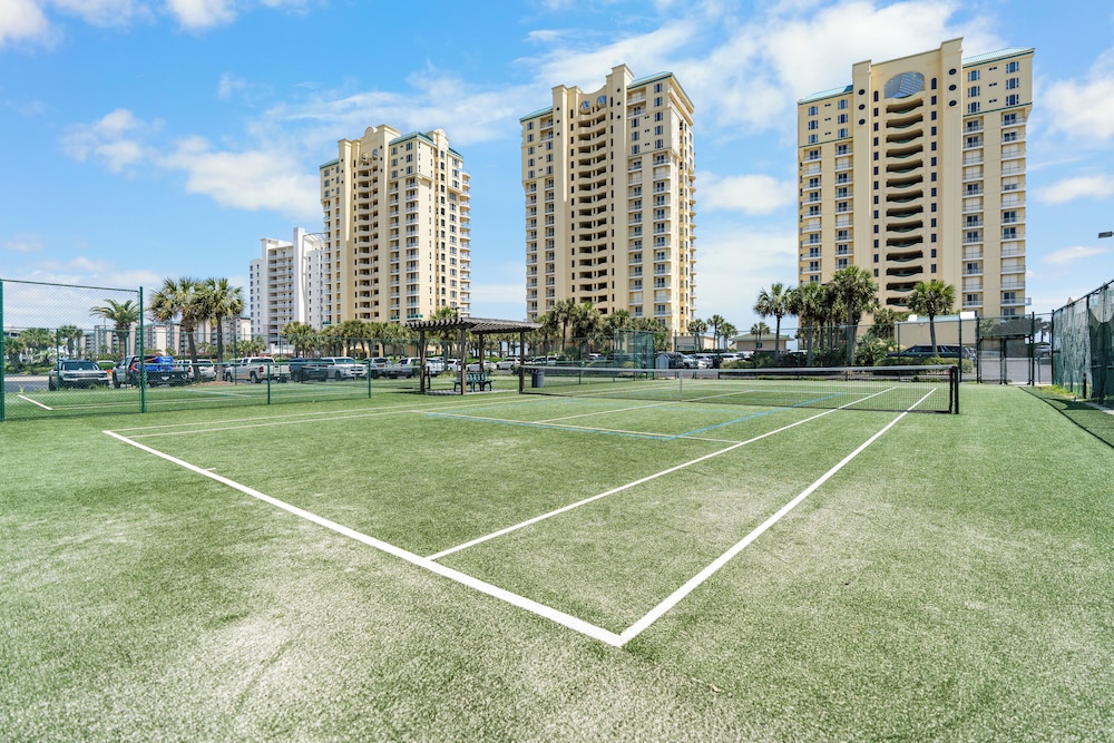 Beach Colony W7C - Covered Parking Included