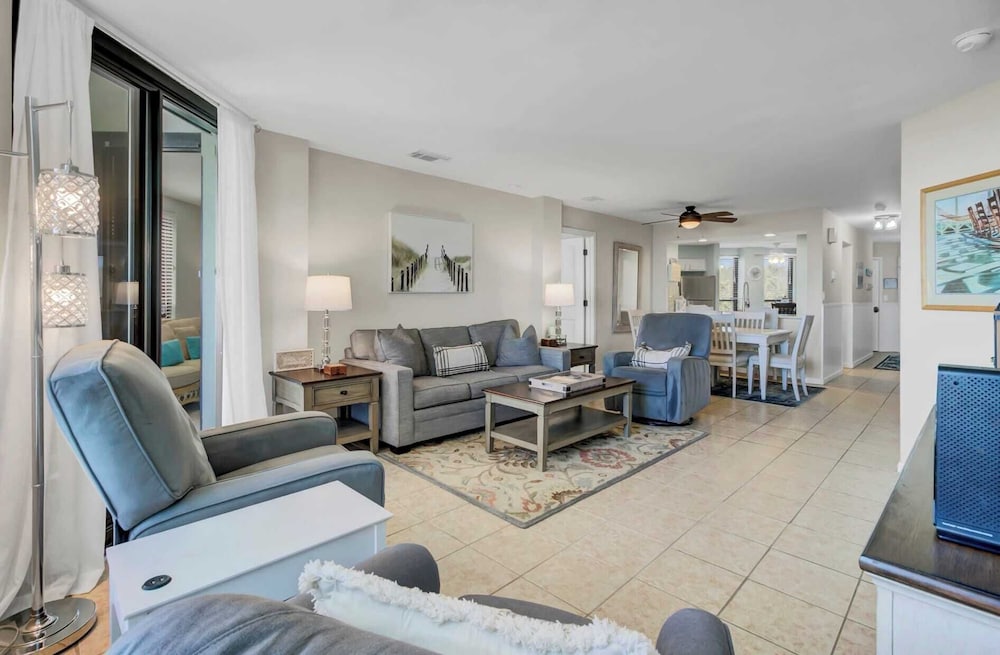 307 Summerhouse by Avantstay Oceanfront, View, Shared Pool