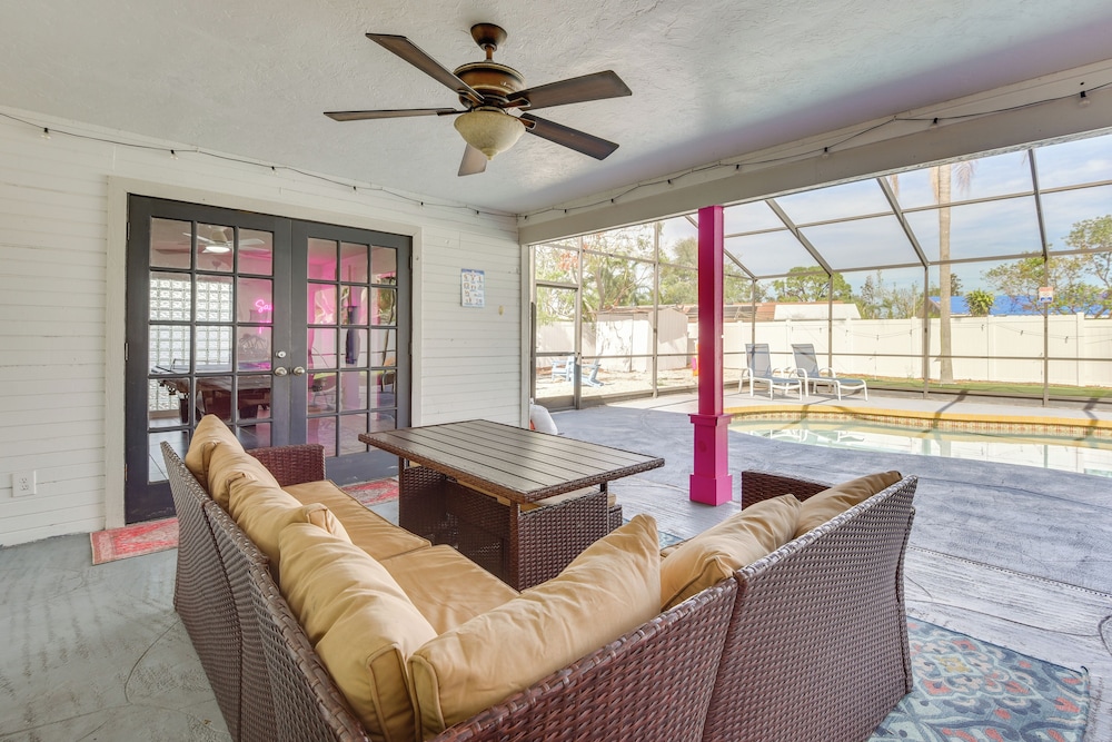 4 Mi to Riverwalk: Bradenton Home w/ Game Room