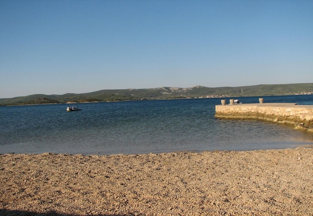 Vese - 100 m From Beach - A3 view 2