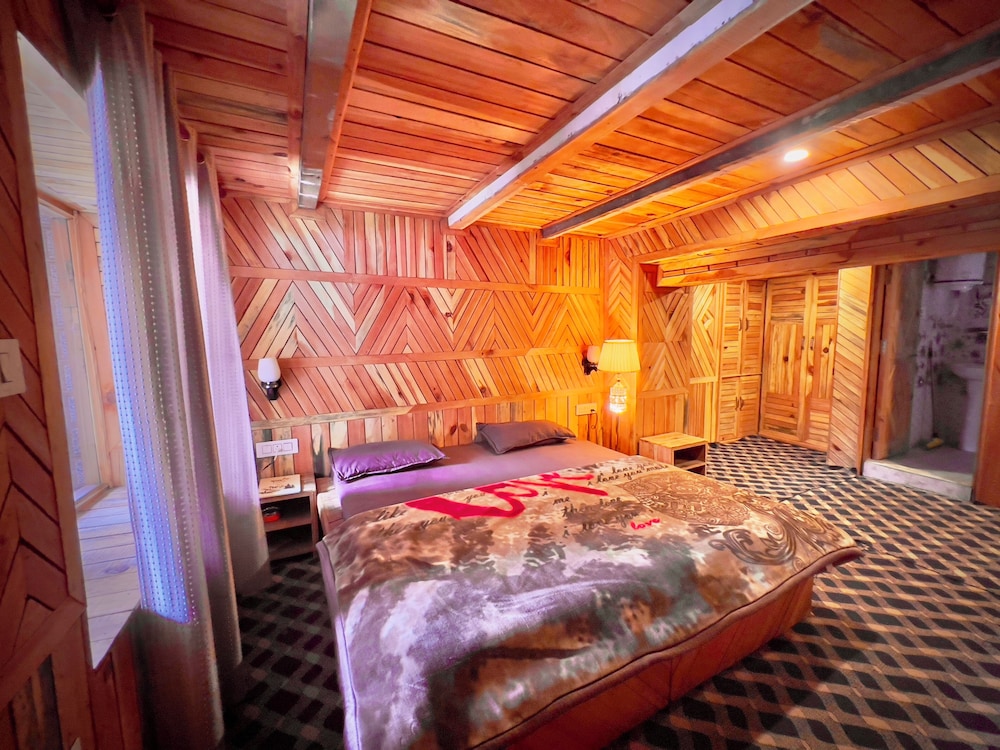 Royal Star Kasol