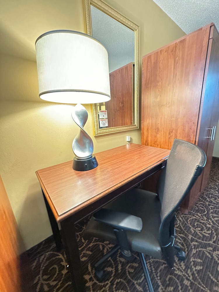 Grand Idaho Inn & Suites