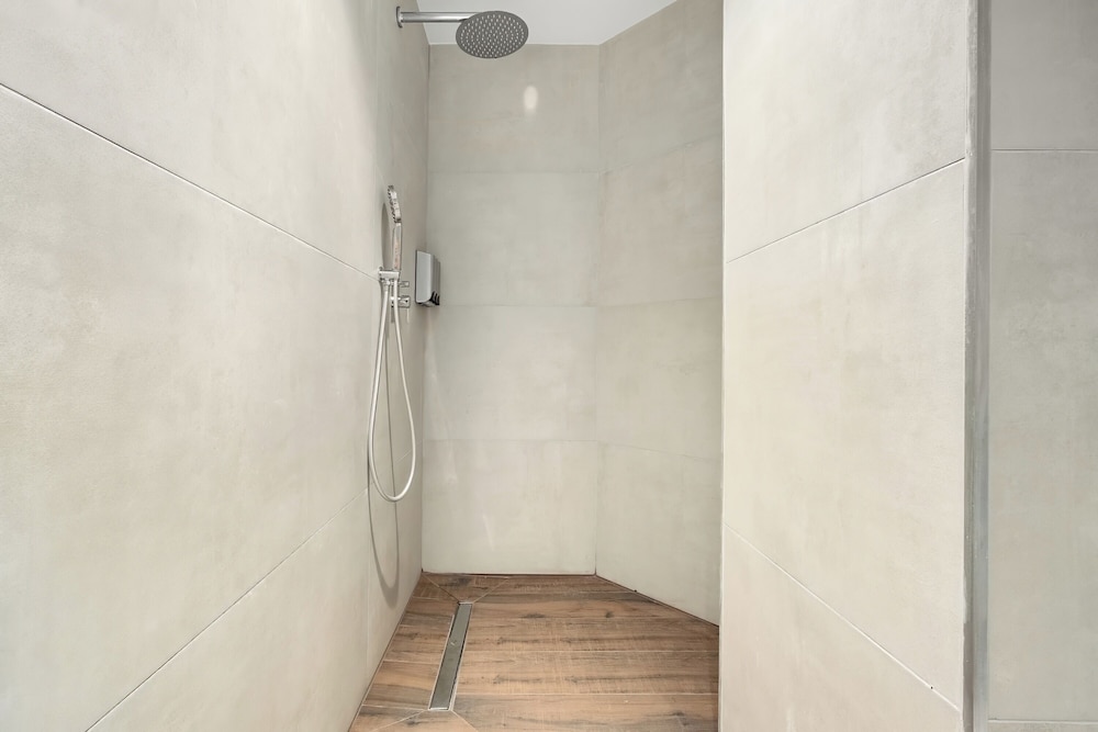 Netanya Beach Pool Studio by Sea N' Rent