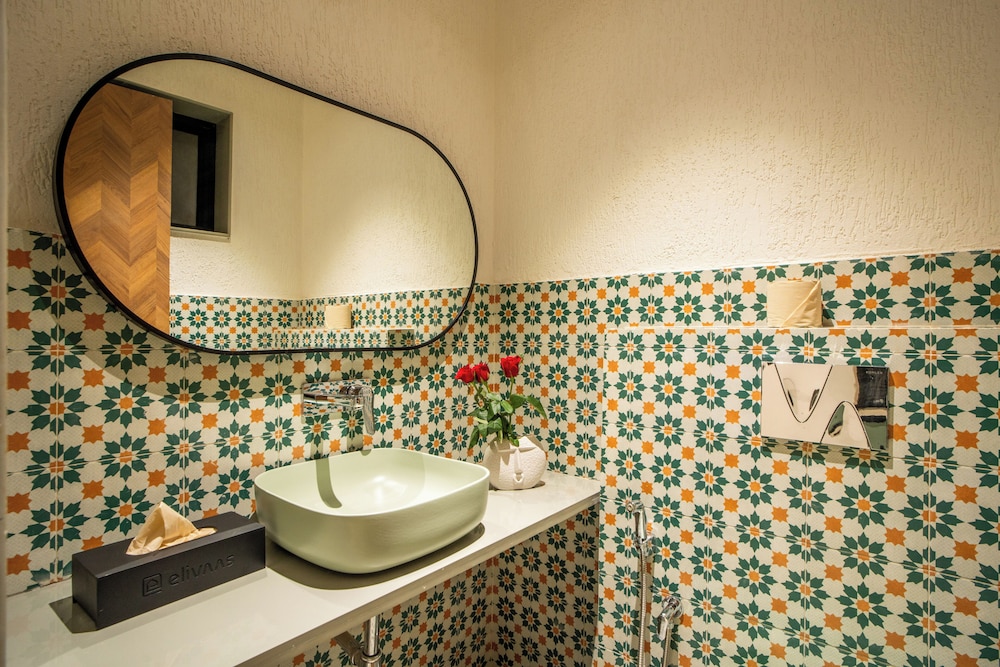 ELIVAAS Kamerios Brisa 1BHK with Jacuzzi
