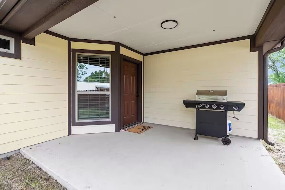 7 min to Stockyards- Cozy & Stylish Home