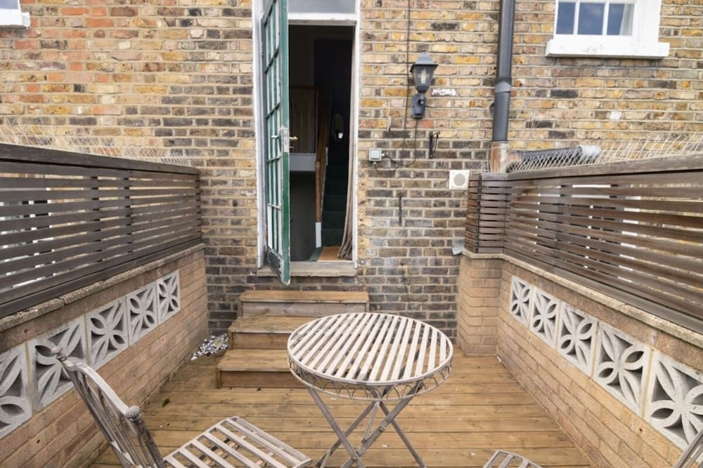 outdoor bbq area