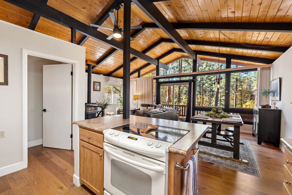 Ponderosa Hideaway 4-br Cabin Mtn View Trails Brbq