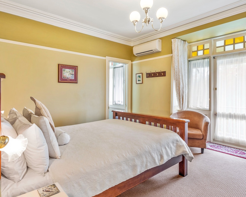 Bethany Manor Bed & Breakfast