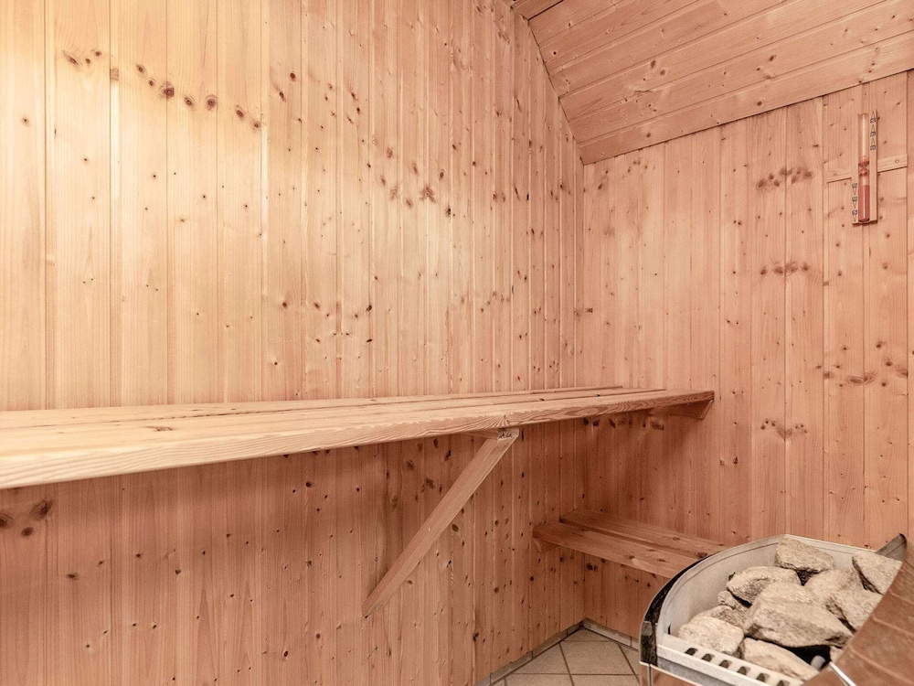 6 Person Holiday Home in Bogense