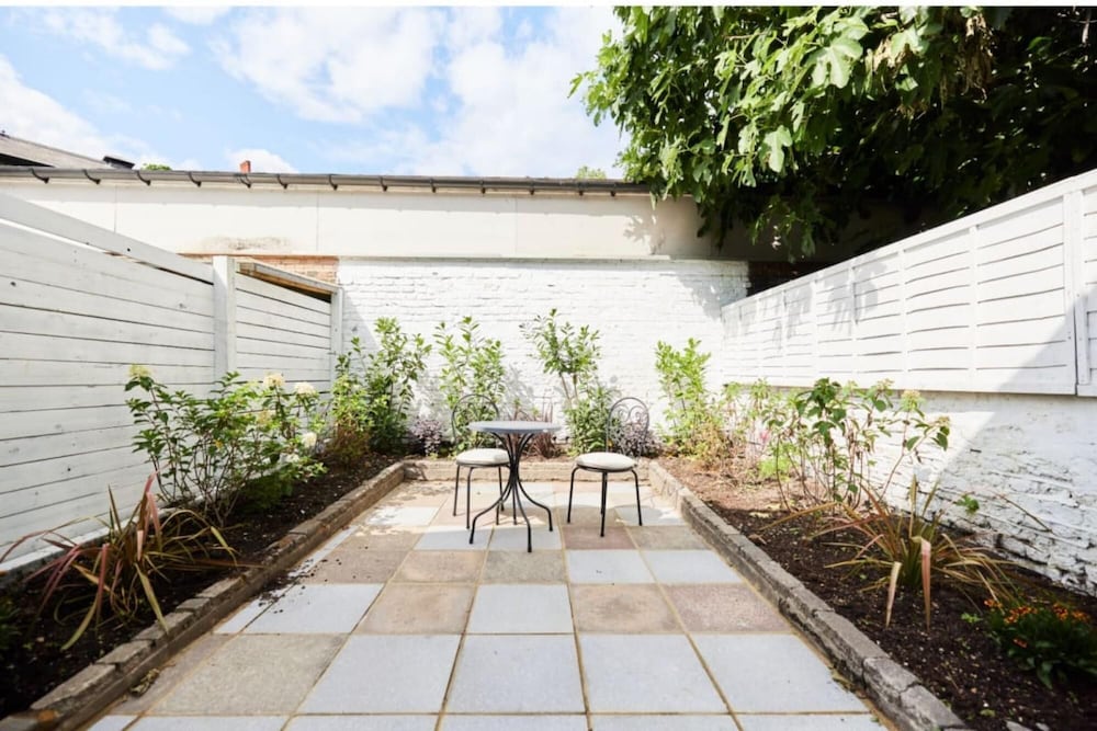 outdoor bbq area