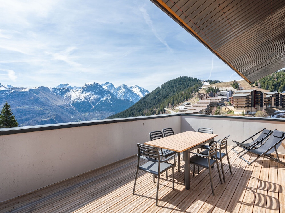 Chalet in Auris-en-oisans With Balcony