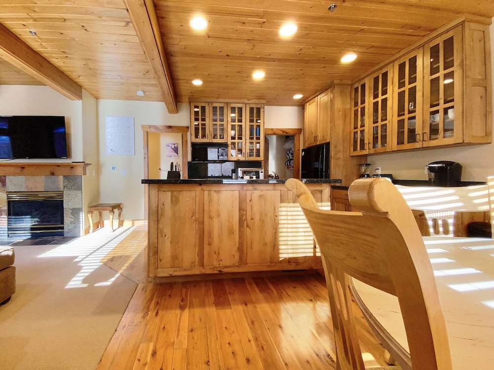 Deer Valley Escapes - Park City Ski Resort Condos