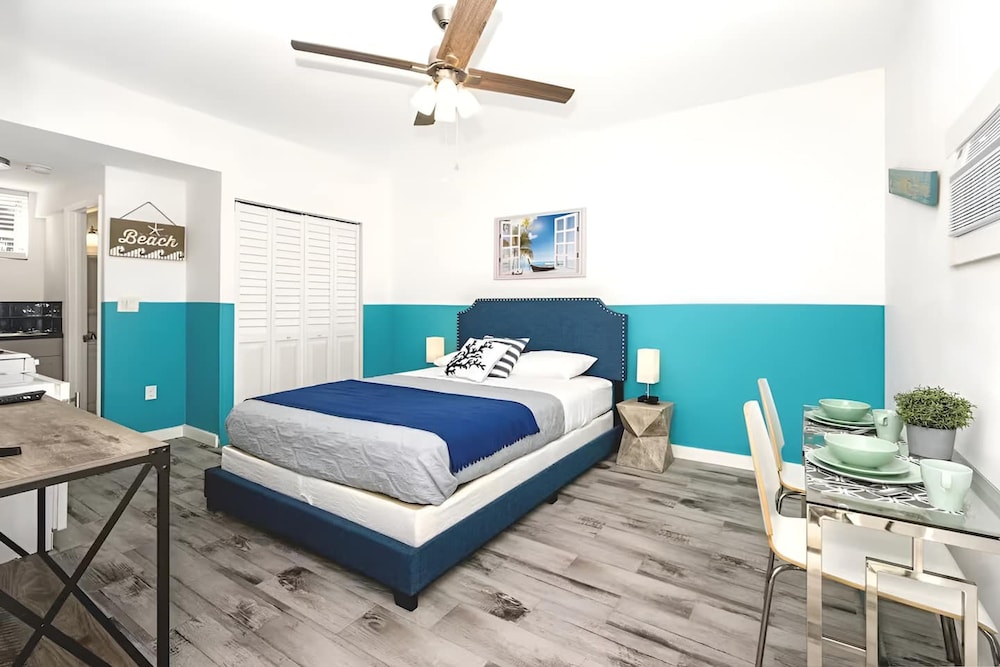 Blue Coral Studio in Hollywood