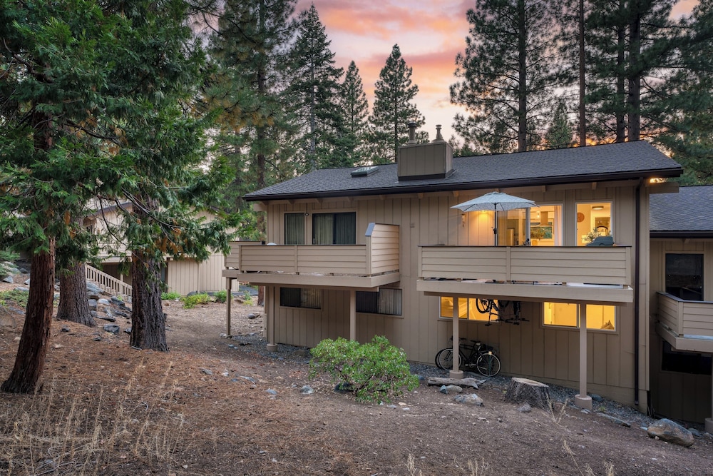 Tahoe Dreamin by Avantstay Central Location