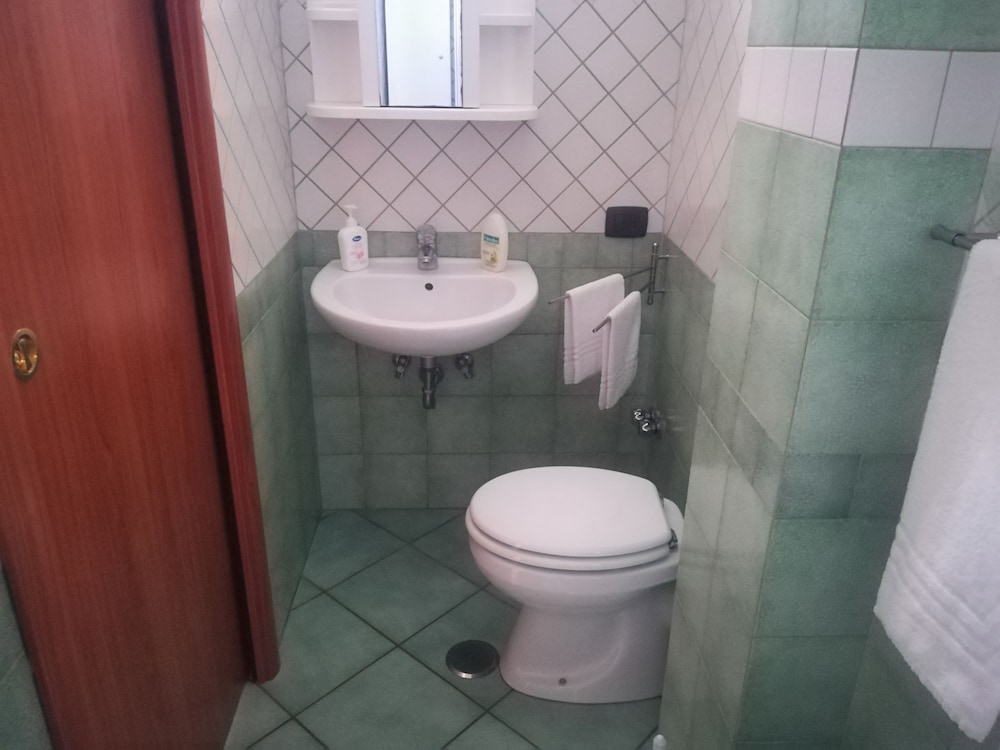Villa Pollio en Meta — bathroom