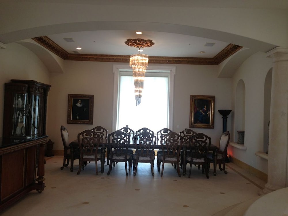 The Stradella Court Mansion