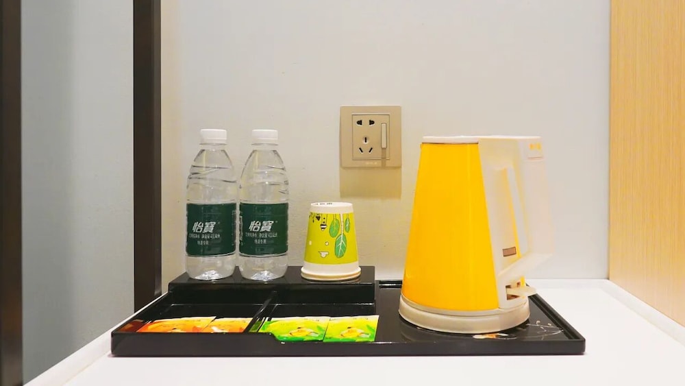 YESTE Hotel (Shenzhen Nanshan Qianhai Daxin subway station)