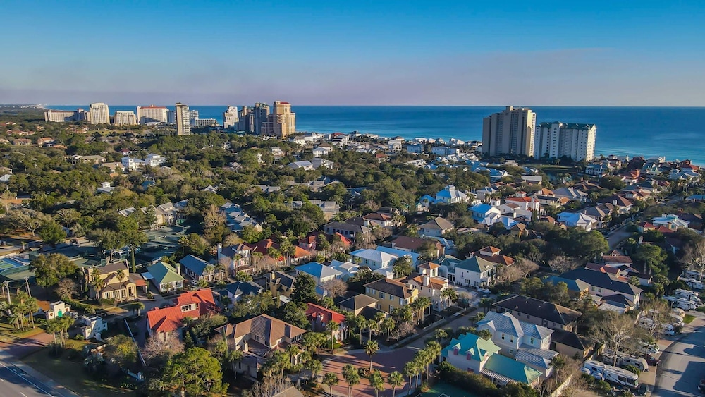 9 Rue Martine in Miramar Beach