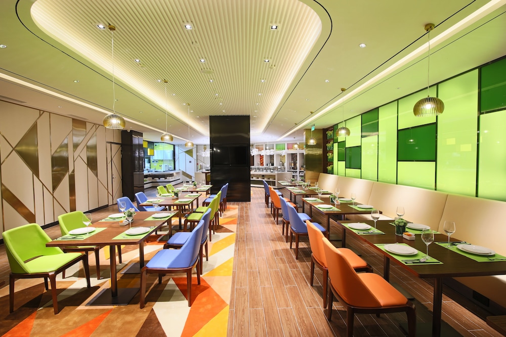 Zhongshan Vacations - Hampton by Hilton Zhongshan Nanlang - Property Image 4