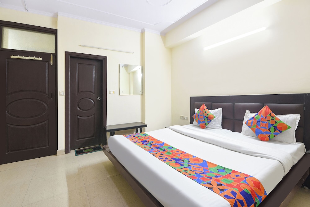 Fabhotel Aura Palace