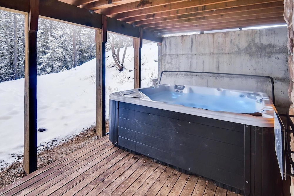 Ridgecrest Hideaway