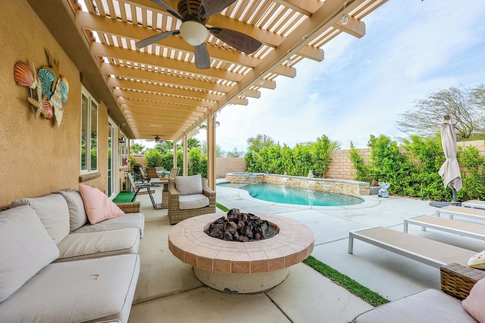 Gazebo + Putting Green: Serene Indio Getaway