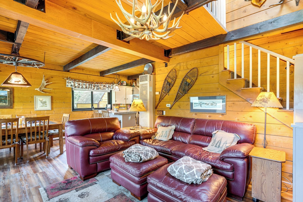 24str-00023 Fairplay Cabin w/ Hot Tub on 4 Acres!