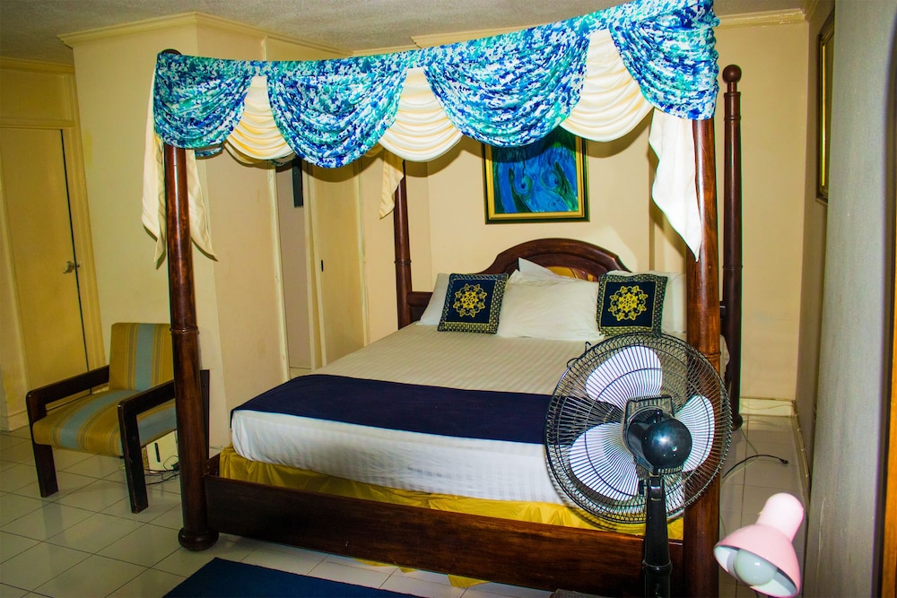 Sky Blue Beach Studio at Turtle Tower