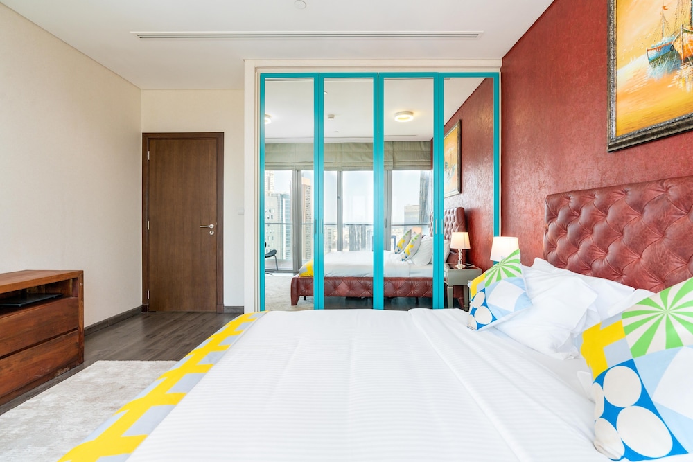 Lux BnB Burj Daman DIFC Sea View