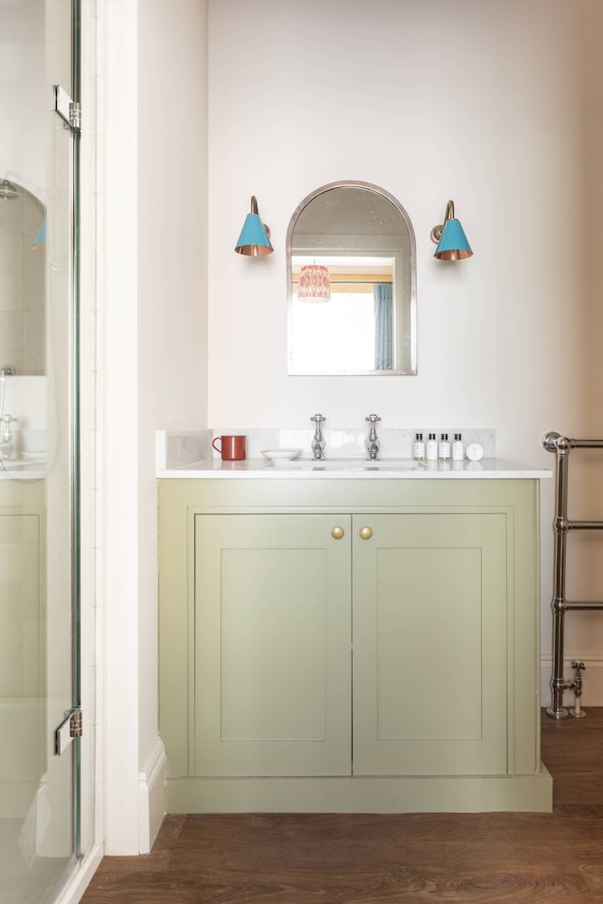 Vernon Street by Onefinestay