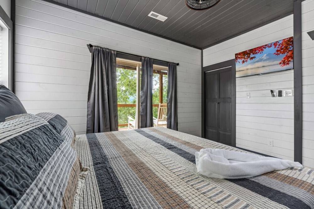 Summit Luxe Resort