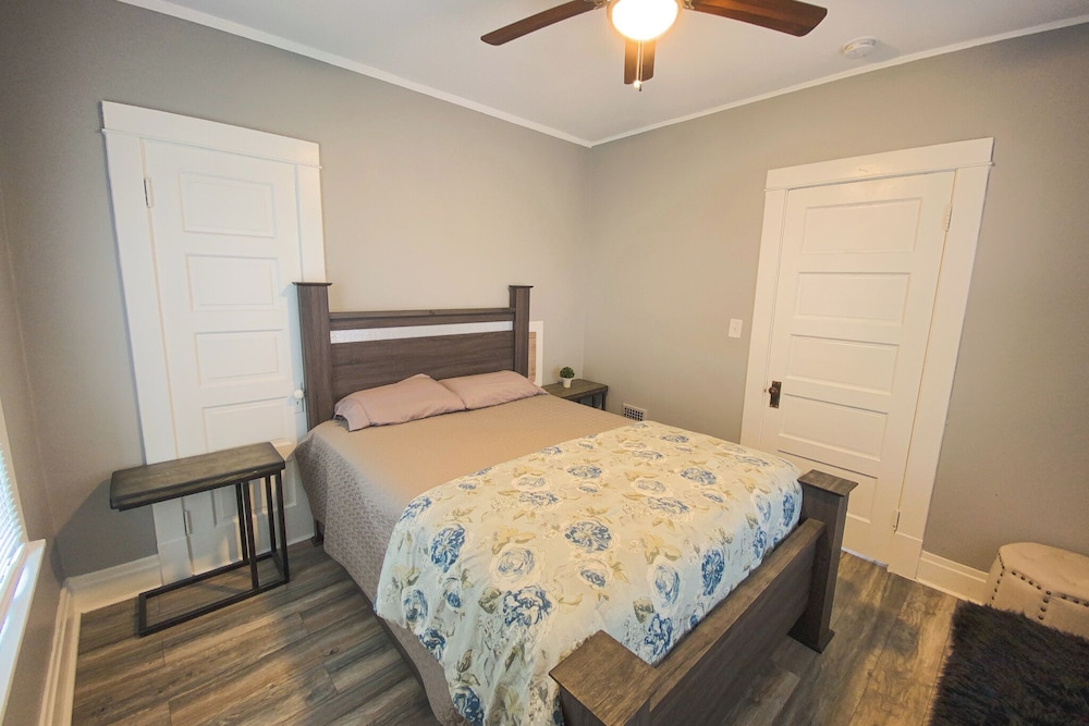 Large 6Br, 2Ba Close To Niagara Falls