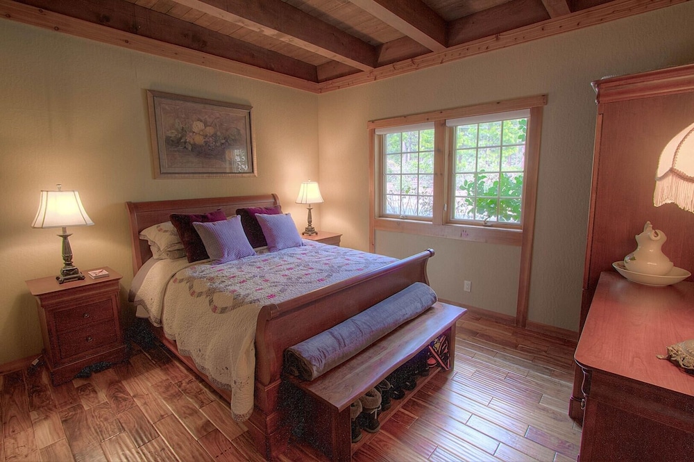 Lake Tahoe Vacations - Third Creek Comfort 2 Bedroom Townhouse by RedAwning - Property Image 33