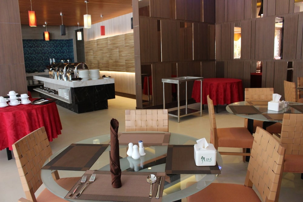 The Golden Bay Hotel Batam 38