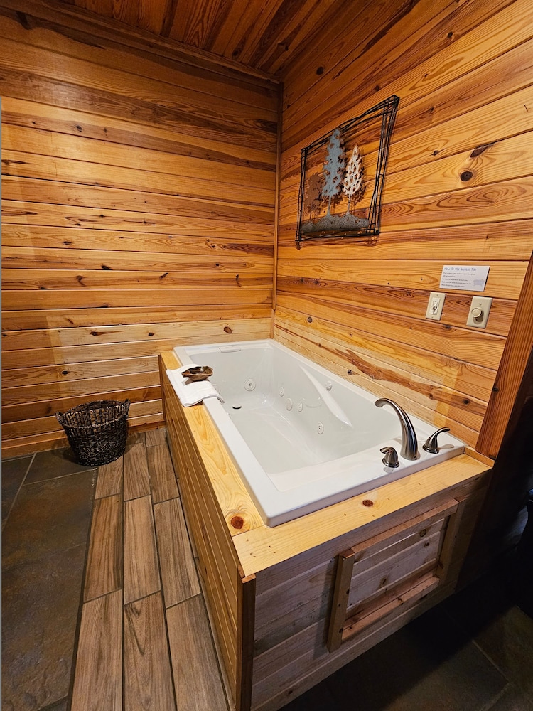 Honey Bear Haven Suite 1