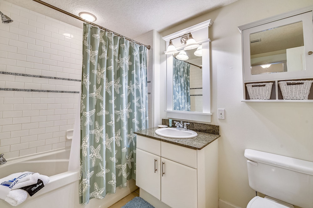 Grand Panama Beach Resort by Book That Condo