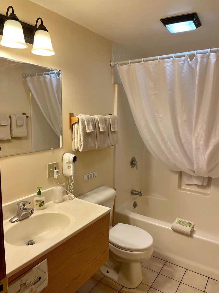 Whitetail Creek Resort